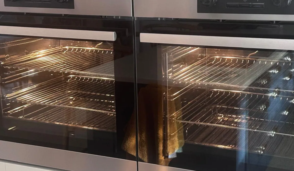 Clean single oven after a deep clean