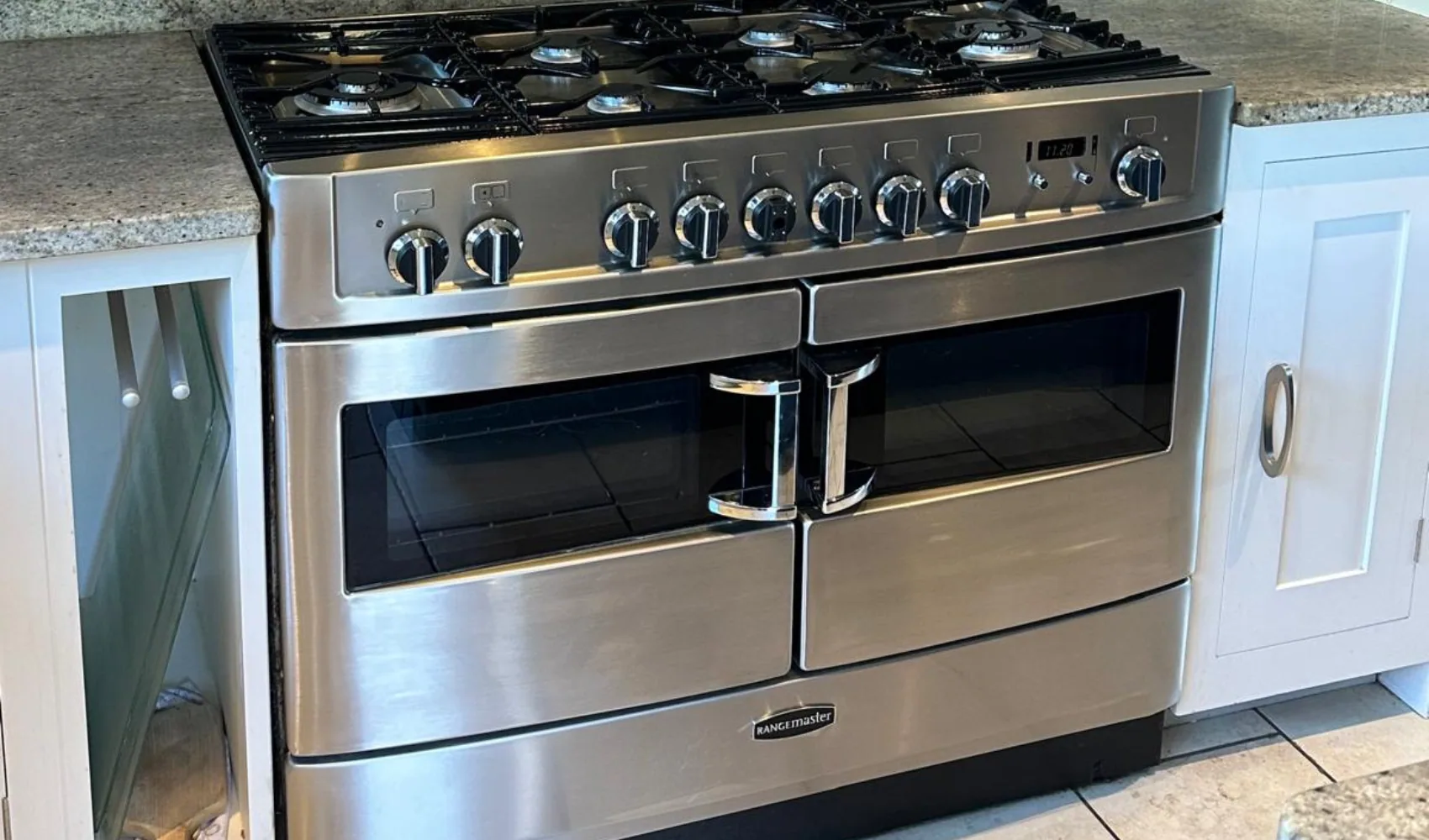 Range cooker after cleaning